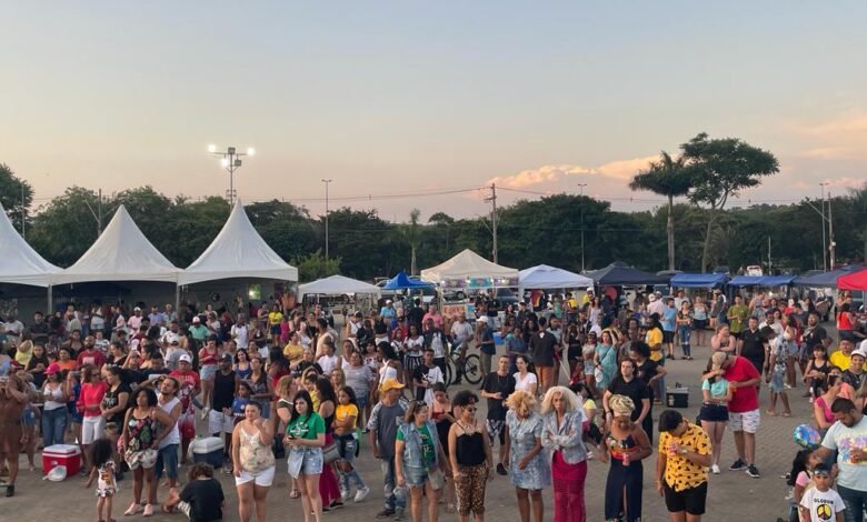 Prefeitura de Sorocaba realizou a Feira Crespa neste domingo (20)