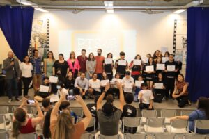Prefeitura entrega certificados de conclusão do curso de Robótica do programa “PTS na Escola”