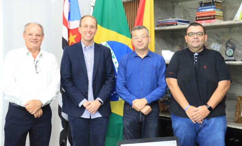 Prefeito Rodrigo Manga é reeleito por unanimidade como presidente da Região Metropolitana de Sorocaba