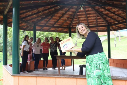 Última formação do ano do projeto “Lugares de Ler” inaugura evento “PicNiConto” com contação de histórias ao ar livre