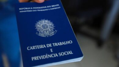 O Mutirão de Empregos visa ajudar as pessoas a se recolocarem no mercado de trabalho.