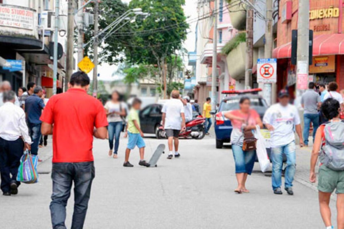 Sorocabanos usaram o 13º salário para pagar dívidas, segundo pesquisa