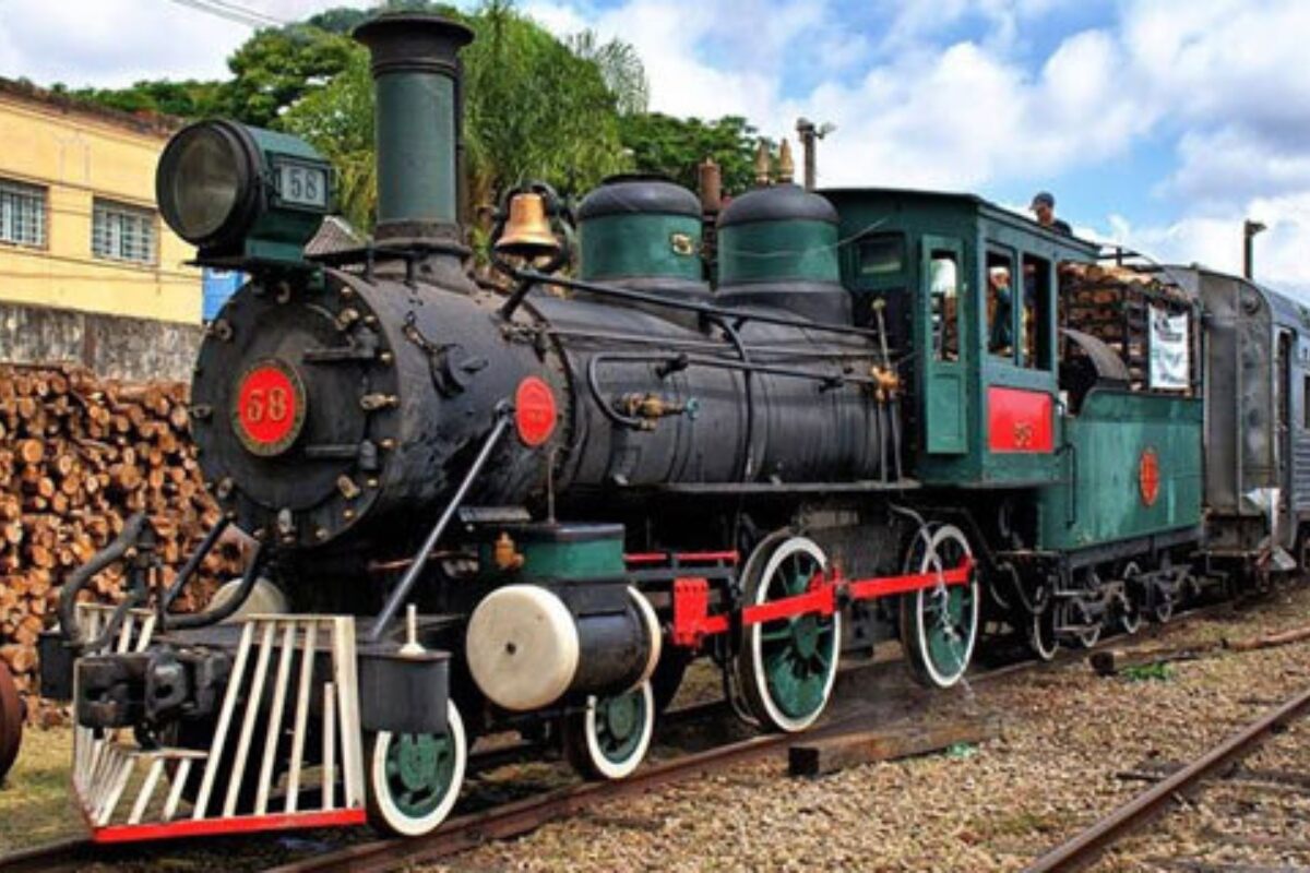 Público em geral pode fazer os passeios de locomotiva de graça em Sorocaba