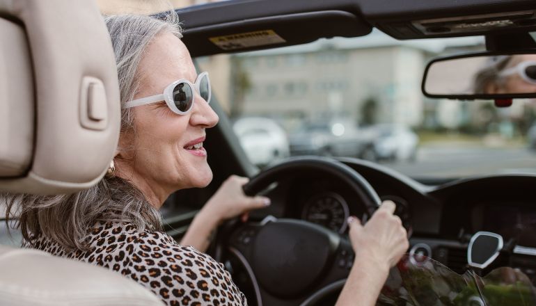 Carros novos com desconto para idosos