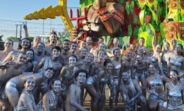 Encerramento do desfile da Tucuruvi foi com Cia de Dança de Sorocaba
