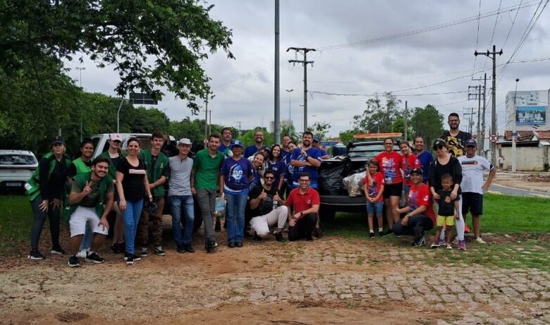 Caminhada Ecológica recolhe itens deixados às margens do Rio Sorocaba no sábado (9)