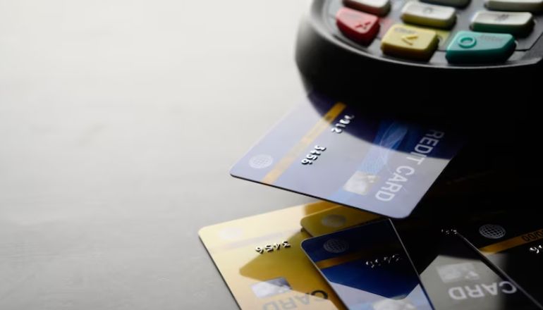 Regras que limitam cobrança de juros rotativo do cartão de crédito estão valendo