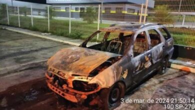 Perigo na pista! Raposo Tavares é interditada após carro pegar fogo neste domingo (03)