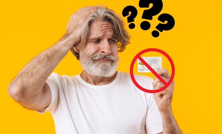 Lei PROÍBE idosos de 60, 65, 70, 75 e 80 anos acima de USAR cartão de crédito? Veja NESTA QUINTA-FEIRA (28) o que é FATO ou FAKE