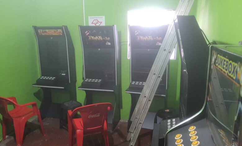 Polícia Civil de Sorocaba realiza apreensão de inúmeras máquinas caça-níqueis em dois bairros da cidade.