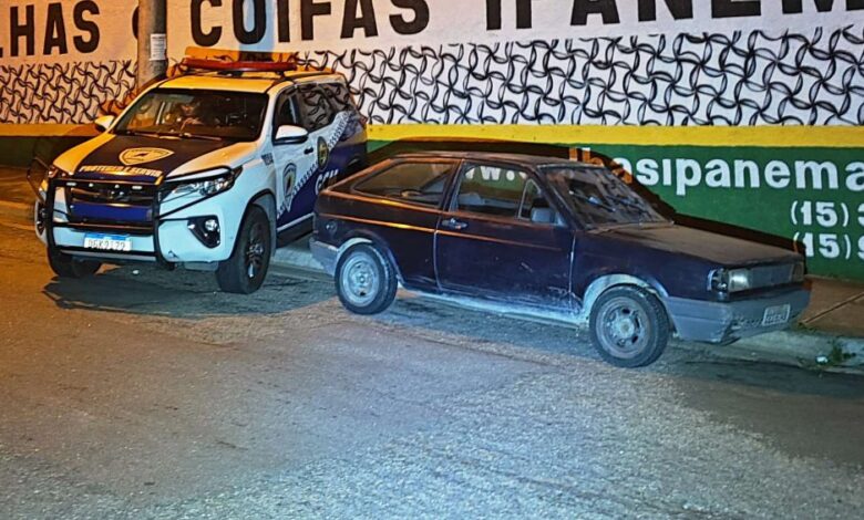 GCM resgata carro FURTADO na zona norte de Sorocaba na madrugada de sexta (26). (Foto: GCM).
