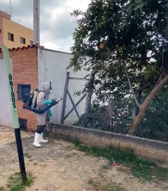 Moradores de Sorocaba DENUNCIAM terrenos em situação CRÍTICA para a população; mais de 300 casos de dengue são registrados em um dia