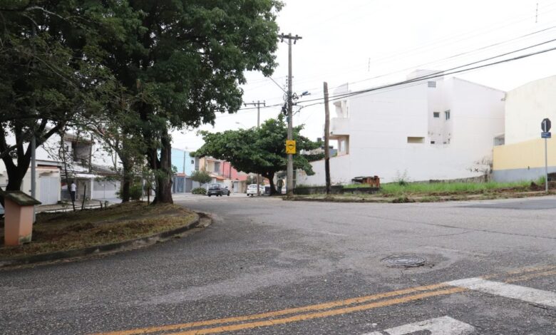 Bairro de Sorocaba começa a receber pavimentação em rua; obras devem durar 90 dias. (Foto: Michelle Alves/Secom).