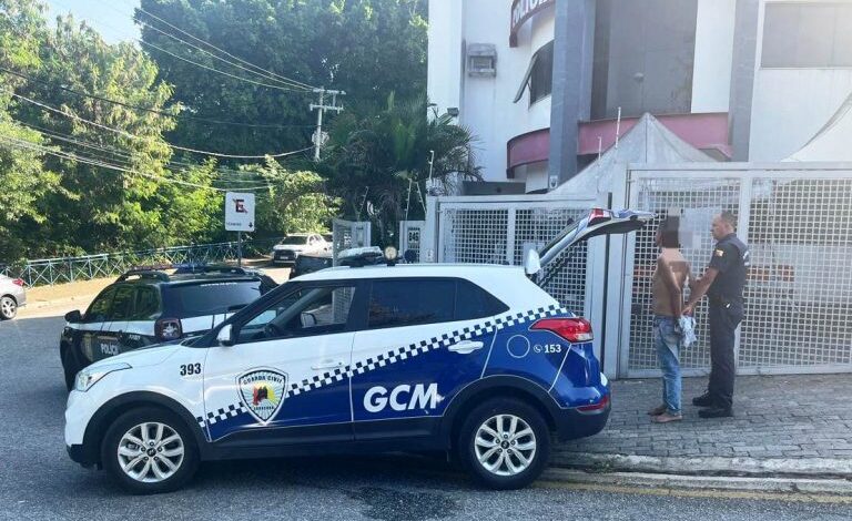 CRIME! HOMEM de 51 anos VIOLA medida protetiva JUDICIAL, INVADE a casa da ex-mulher e acaba DETIDO pela GCM. (Foto: GCM/Divulgação).