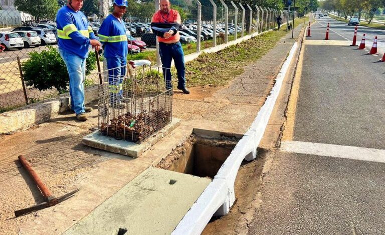 SAAE/SOROCABA desenvolve NOVA IDEIA para MANUTENÇÕES de bocas de lobo; instalações começaram na quinta (16). (Foto: Ivan Flores - Saae/Sorocaba)