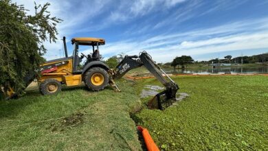 MANUTENÇÃO DO SAAE: Autarquia realiza ação preventiva no lago do Parque das Águas. (Foto: Ivan Flores – Saae/Sorocaba)