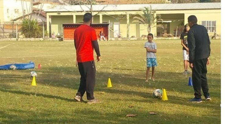 AULAS GRATUITAS DE FUTEBOL para crianças a partir de 6 anos acontece em Sorocaba