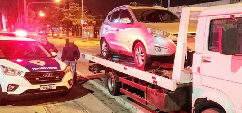 Motorista com MAIS DE R$ 15 MIL EM DÍVIDAS é autuado em Sorocaba