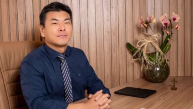 A Busca pela Beleza Ideal: Cirurgias Plásticas na Adolescência